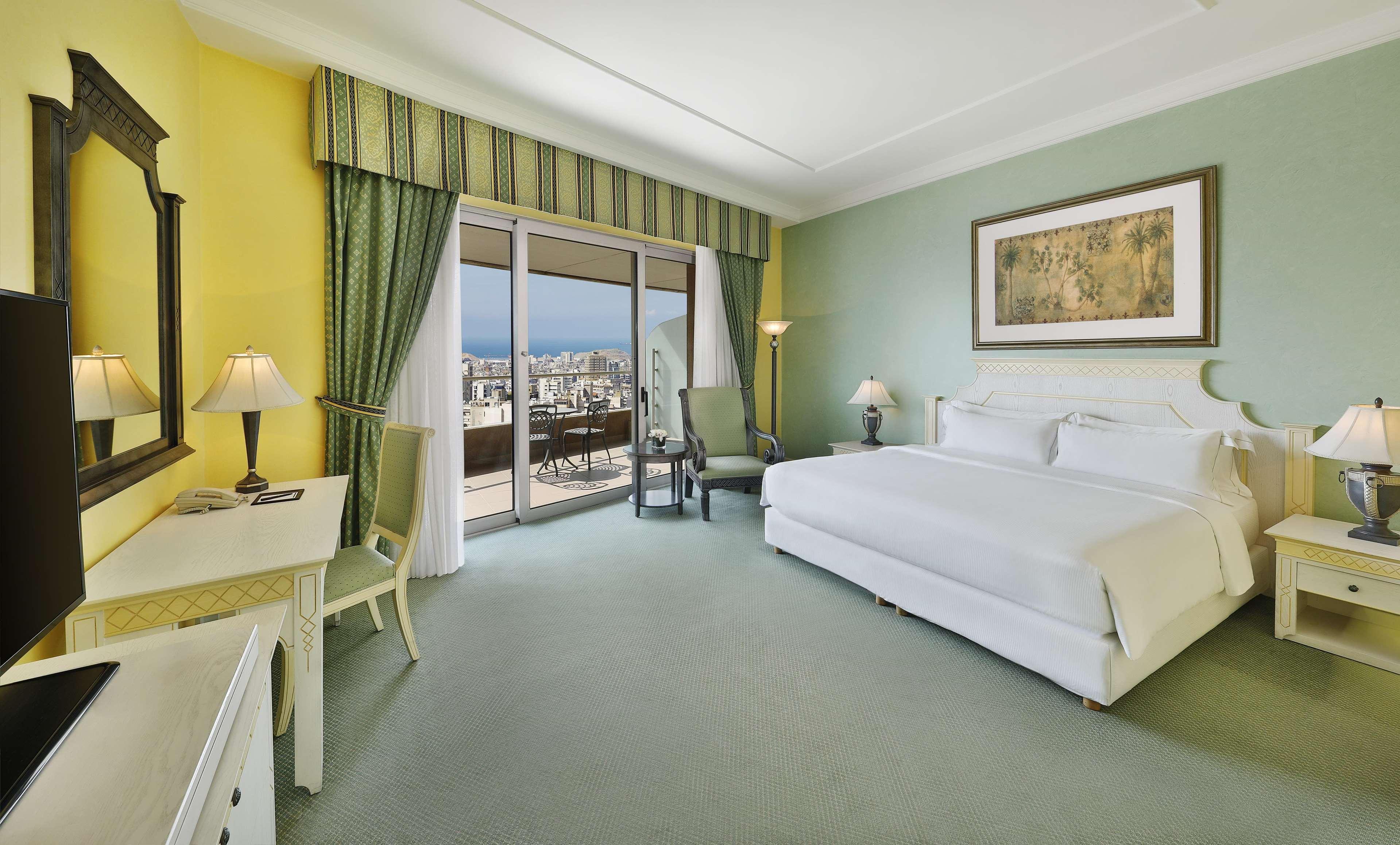 Al Habtoor Grand Beirut Hotell Eksteriør bilde