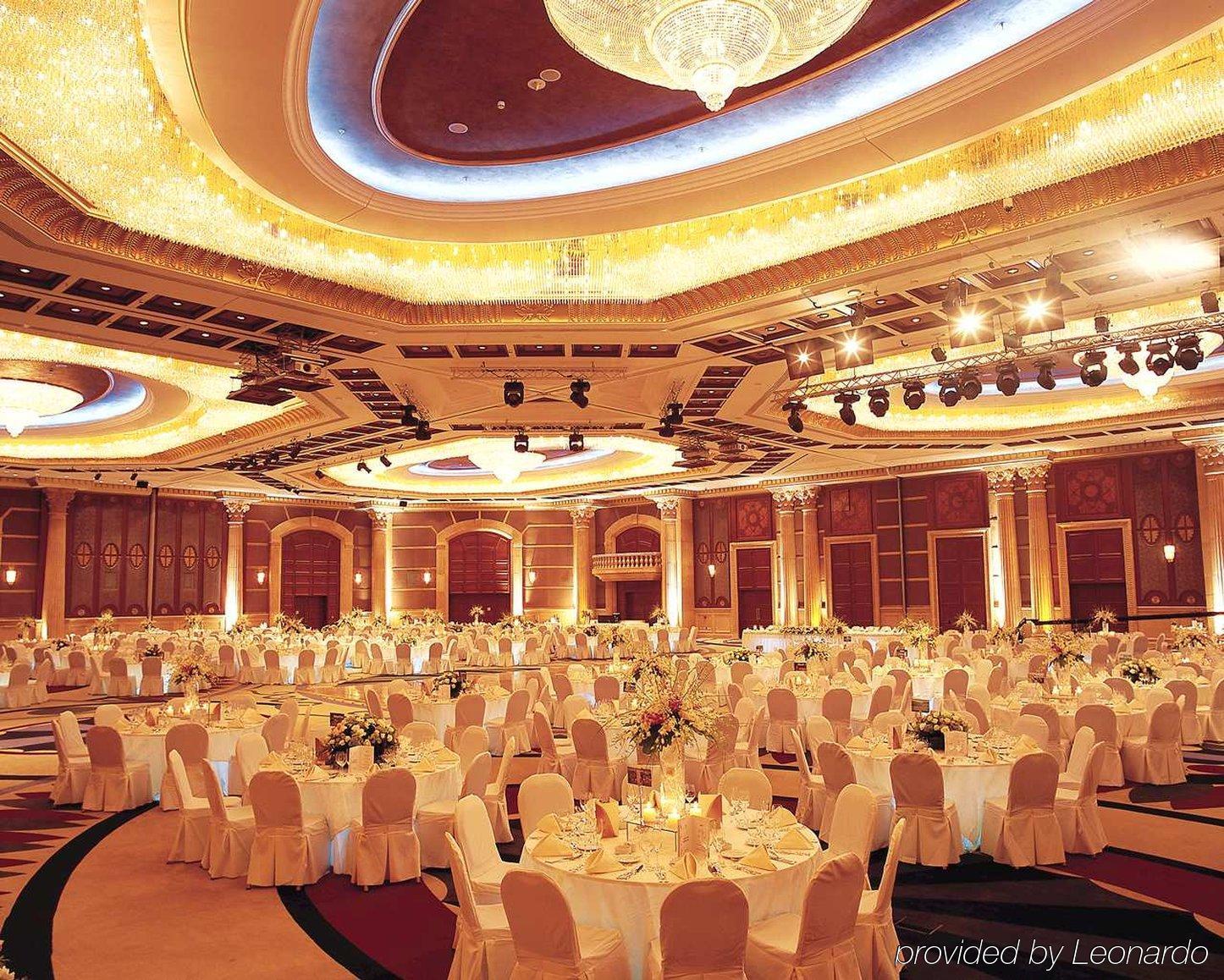 Al Habtoor Grand Beirut Hotell Restaurant bilde